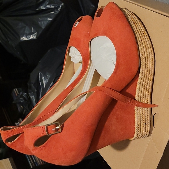 Zara high heel peep toe wedge. Size 38/ 7.5. Coral color with box. Great - Picture 4 of 6